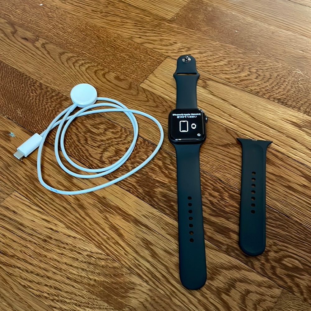 Apple Watch SE Used - Great Condition